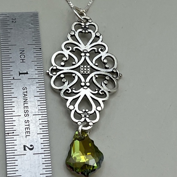 Silver and Green Swarovski Crystal Filigree Necklace with Vintage Charm - Picture 3 of 4